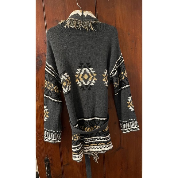 Isela Sweater Aztec Tribal or Southwestern Style. Large - Picture 2 of 4